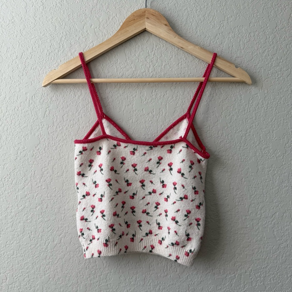 Zara Red and White Floral Cropped Tank - Picture 2 of 4